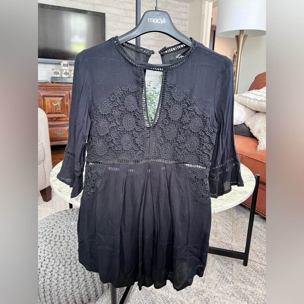 Buckle BKE Boutique Women’s Black coverup Beach classy lace look size XS